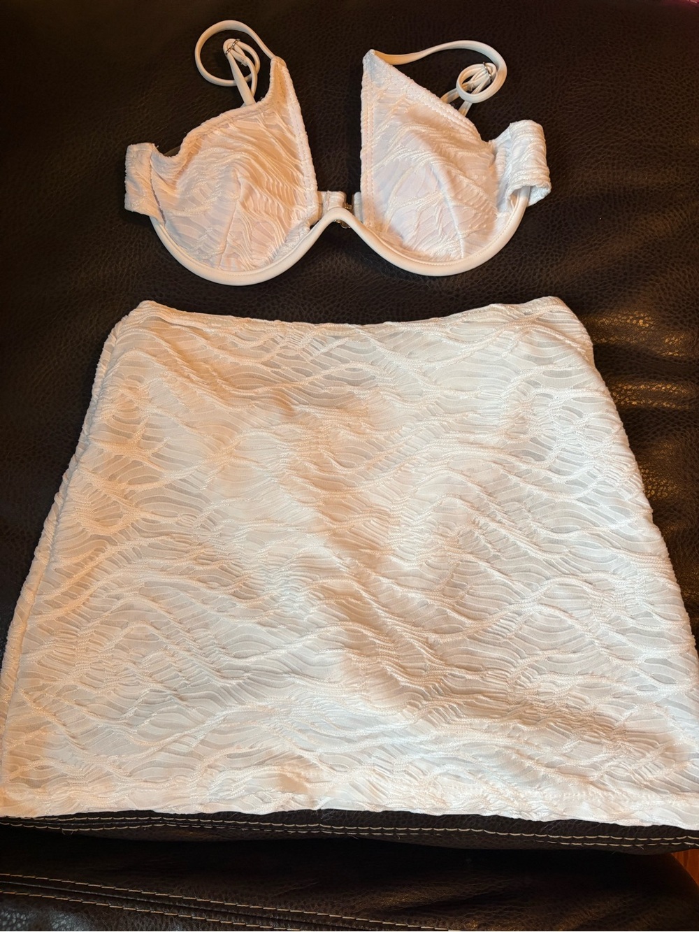 White Textured Bikini Set - Picture 3 of 5